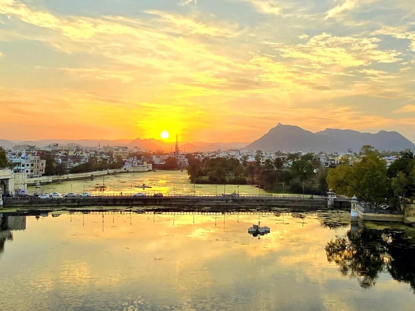 Antariksh Hotell Udaipur Exteriör bild