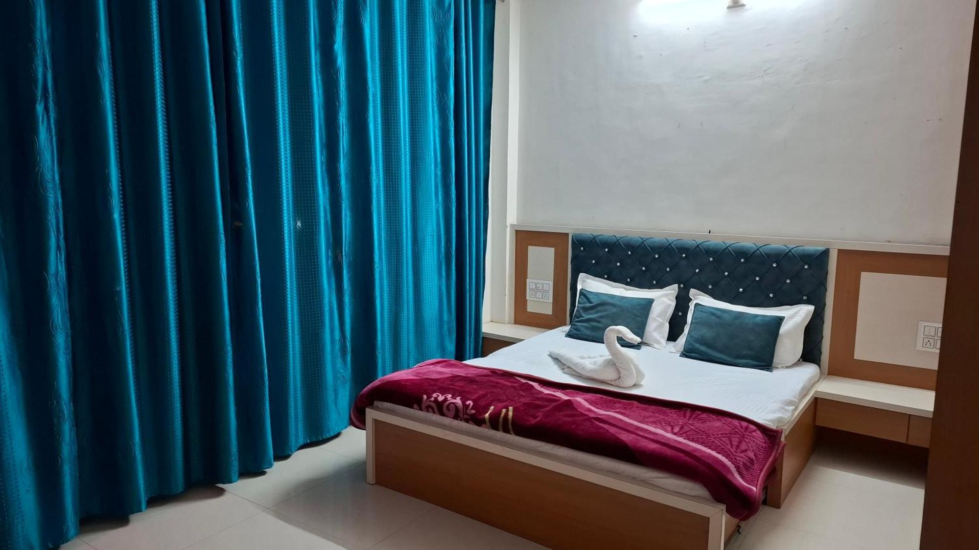 Antariksh Hotell Udaipur Exteriör bild