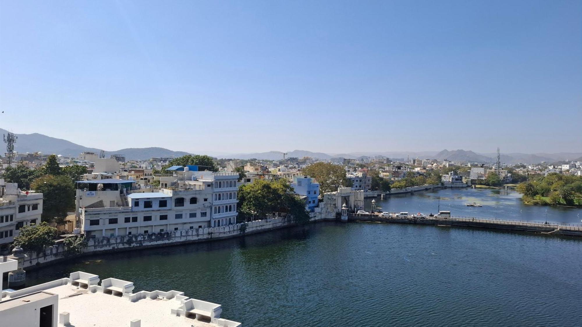 Antariksh Hotell Udaipur Exteriör bild